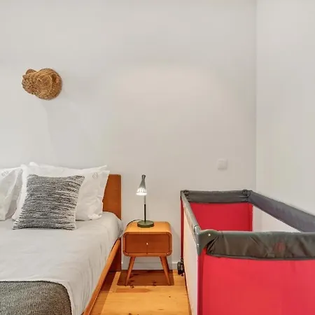 Host Wise - Lovely Shinny Flats With Balcony - Clerigos Porto Exterior photo