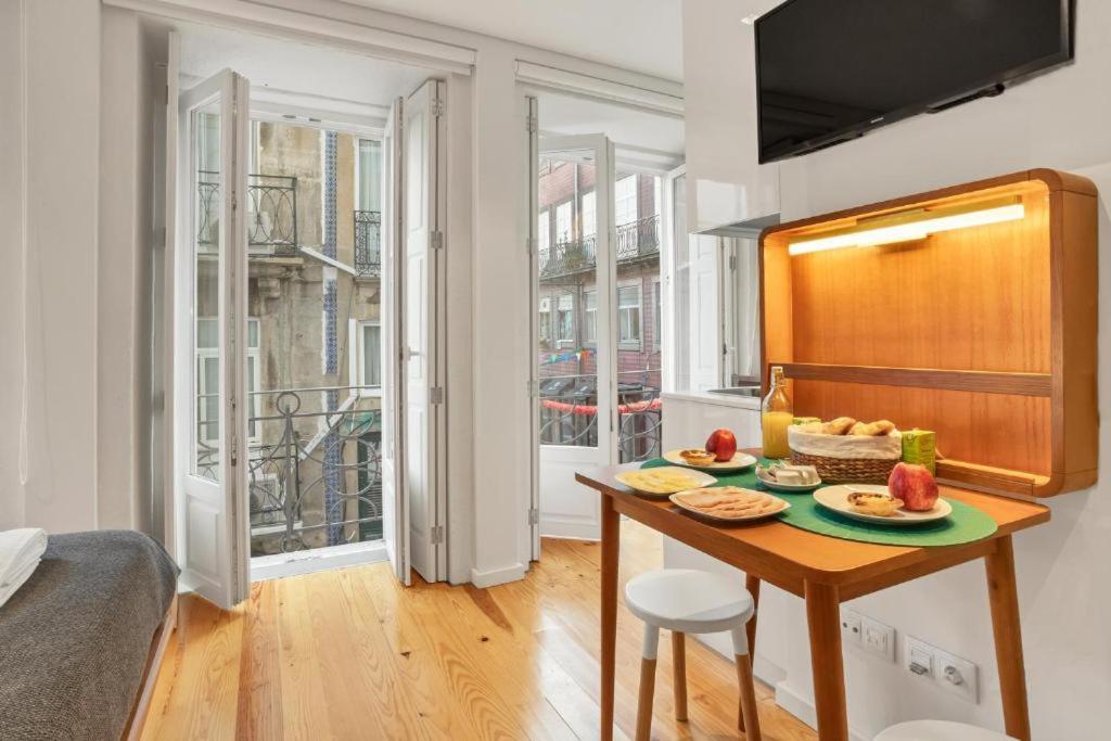 Host Wise - Lovely Shinny Flats With Balcony - Clerigos Porto