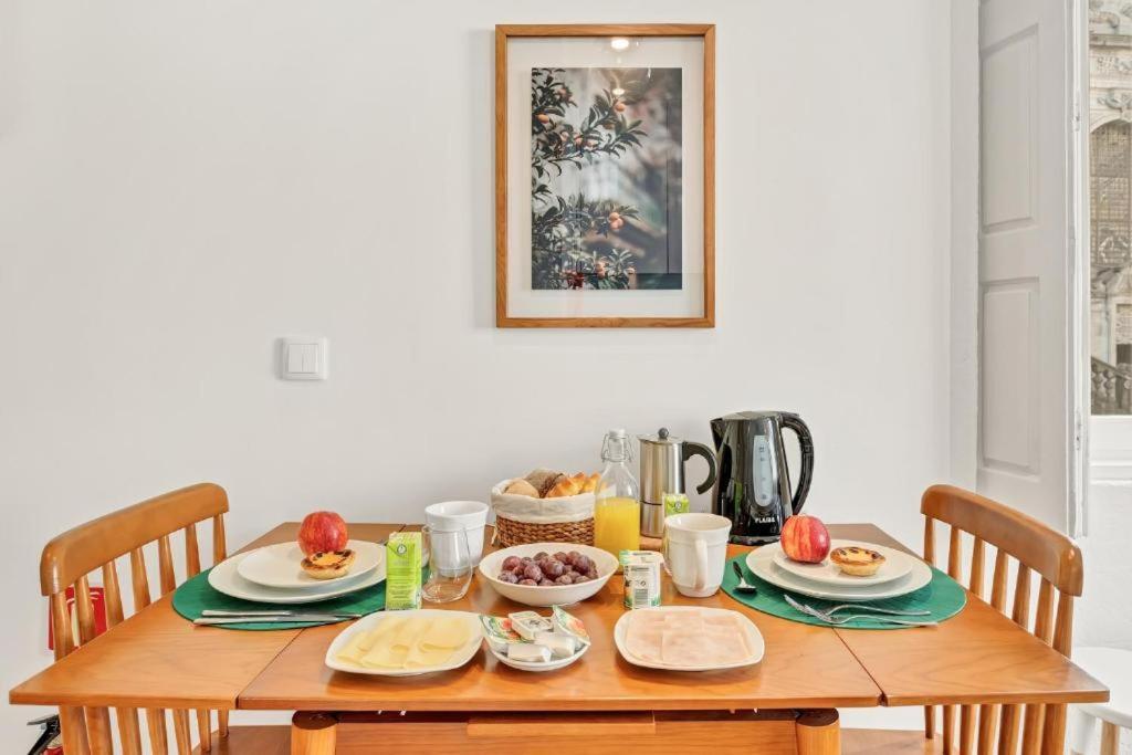 Host Wise - Lovely Shinny Flats With Balcony - Clerigos Porto