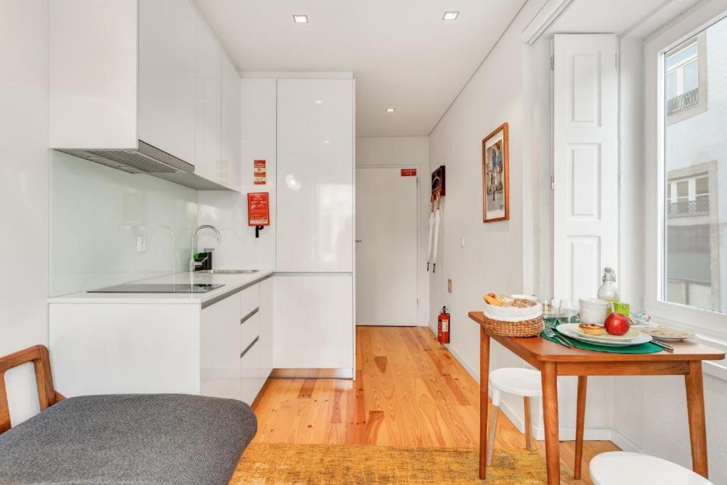 Host Wise - Lovely Shinny Flats With Balcony - Clerigos