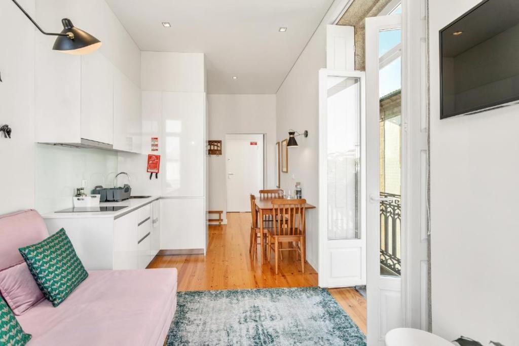 Host Wise - Lovely Shinny Flats With Balcony - Clerigos