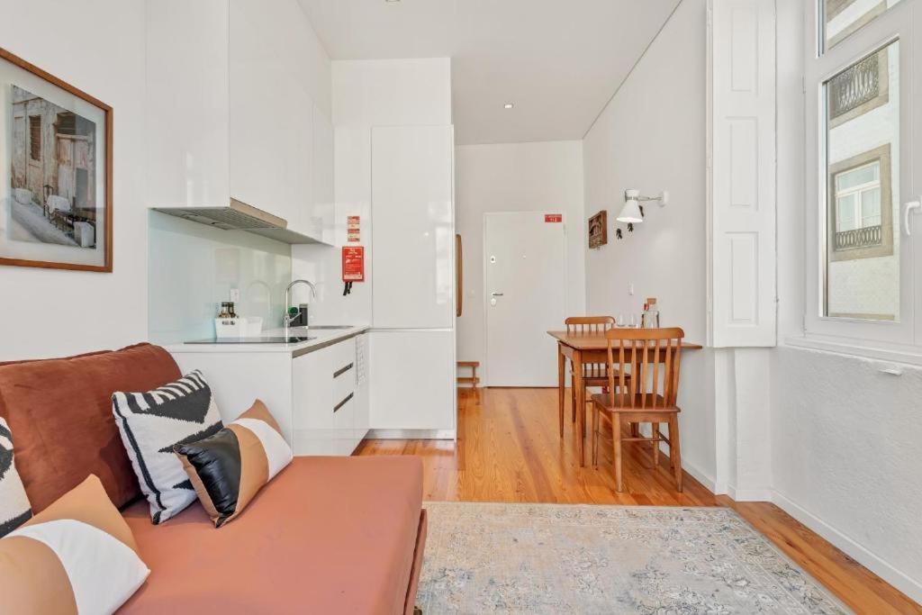 Apartment Host Wise - Lovely Shinny Flats With Balcony - Clerigos *