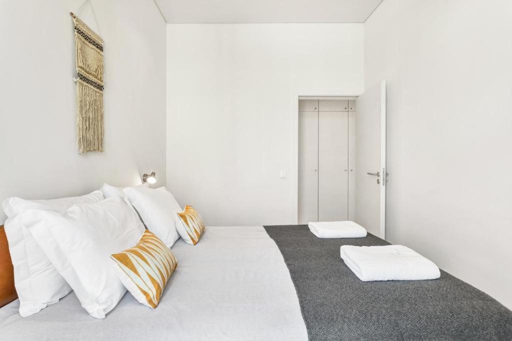 Apartment Host Wise - Lovely Shinny Flats With Balcony - Clerigos Porto