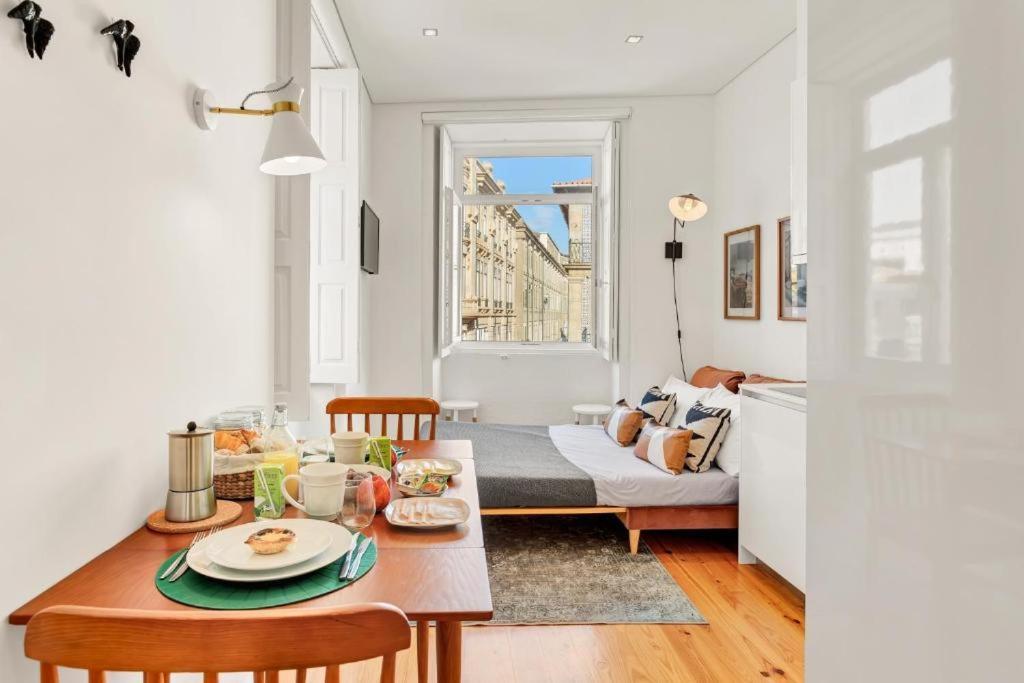 Host Wise - Lovely Shinny Flats With Balcony - Clerigos Apartment *