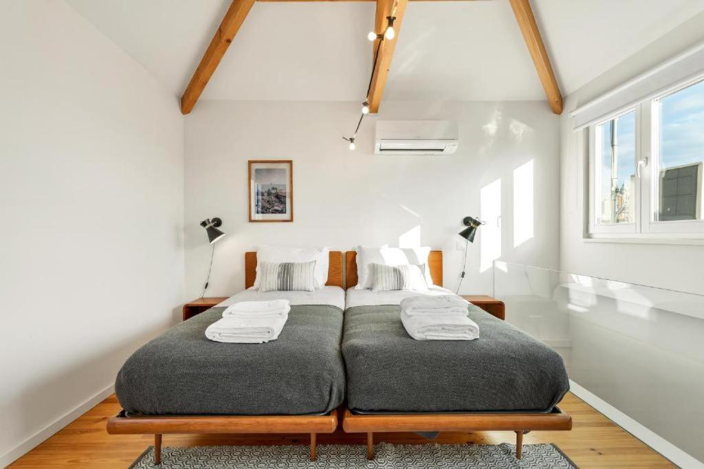 Host Wise - Lovely Shinny Flats With Balcony - Clerigos *