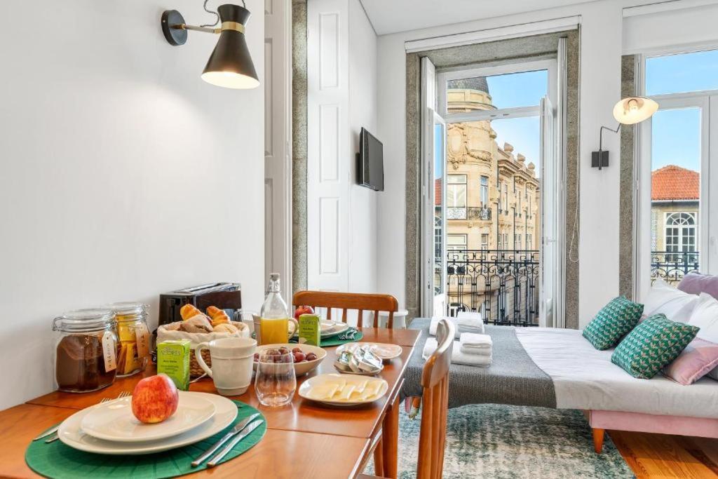 Host Wise - Lovely Shinny Flats With Balcony - Clerigos Porto