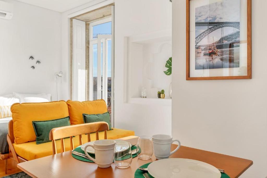 Apartment Host Wise - Lovely Shinny Flats With Balcony - Clerigos
