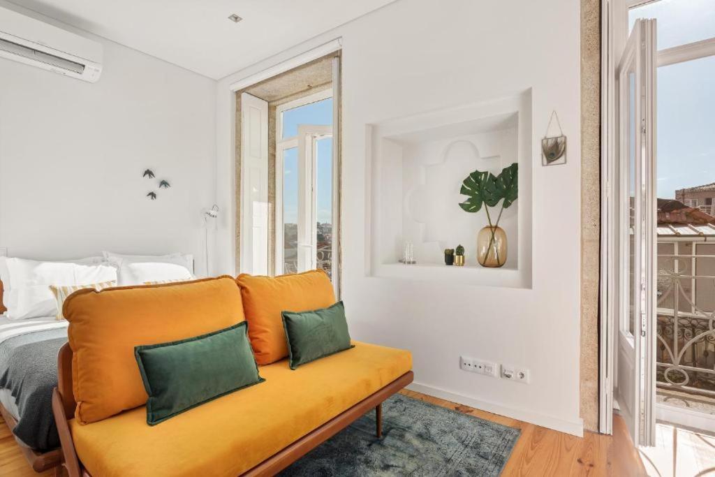 Host Wise - Lovely Shinny Flats With Balcony - Clerigos Porto