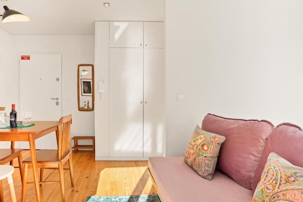 Host Wise - Lovely Shinny Flats With Balcony - Clerigos Apartment