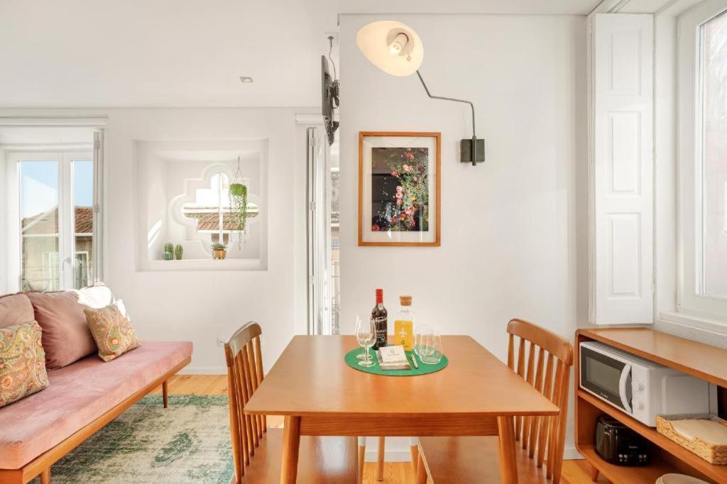 Apartment Host Wise - Lovely Shinny Flats With Balcony - Clerigos Porto