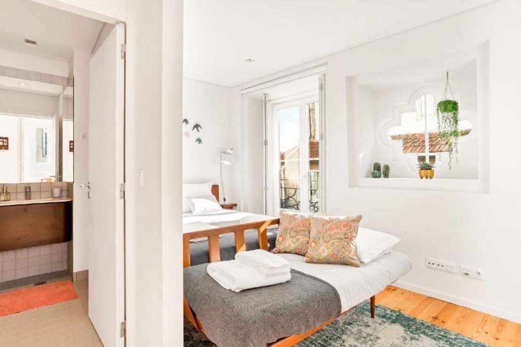 Host Wise - Lovely Shinny Flats With Balcony - Clerigos Apartment