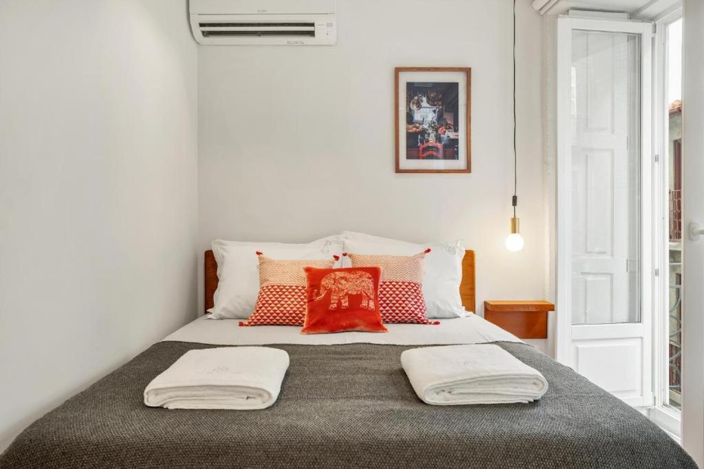 Host Wise - Lovely Shinny Flats With Balcony - Clerigos Apartment *