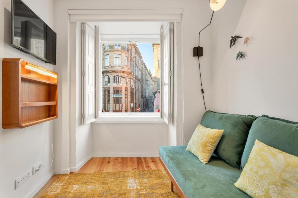 Apartment Host Wise - Lovely Shinny Flats With Balcony - Clerigos Porto