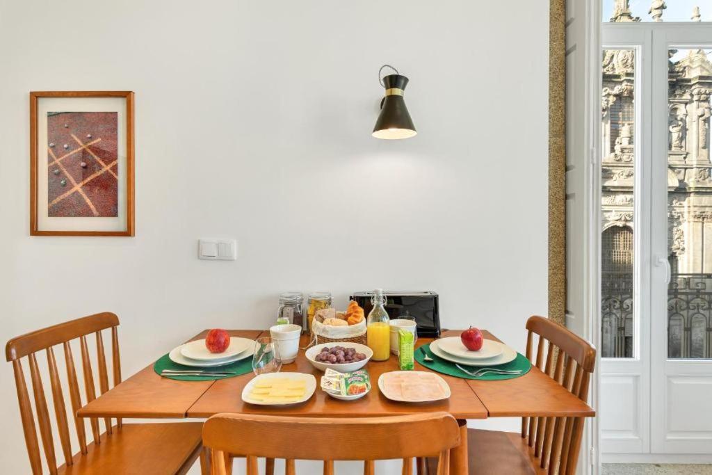 Host Wise - Lovely Shinny Flats With Balcony - Clerigos * Porto