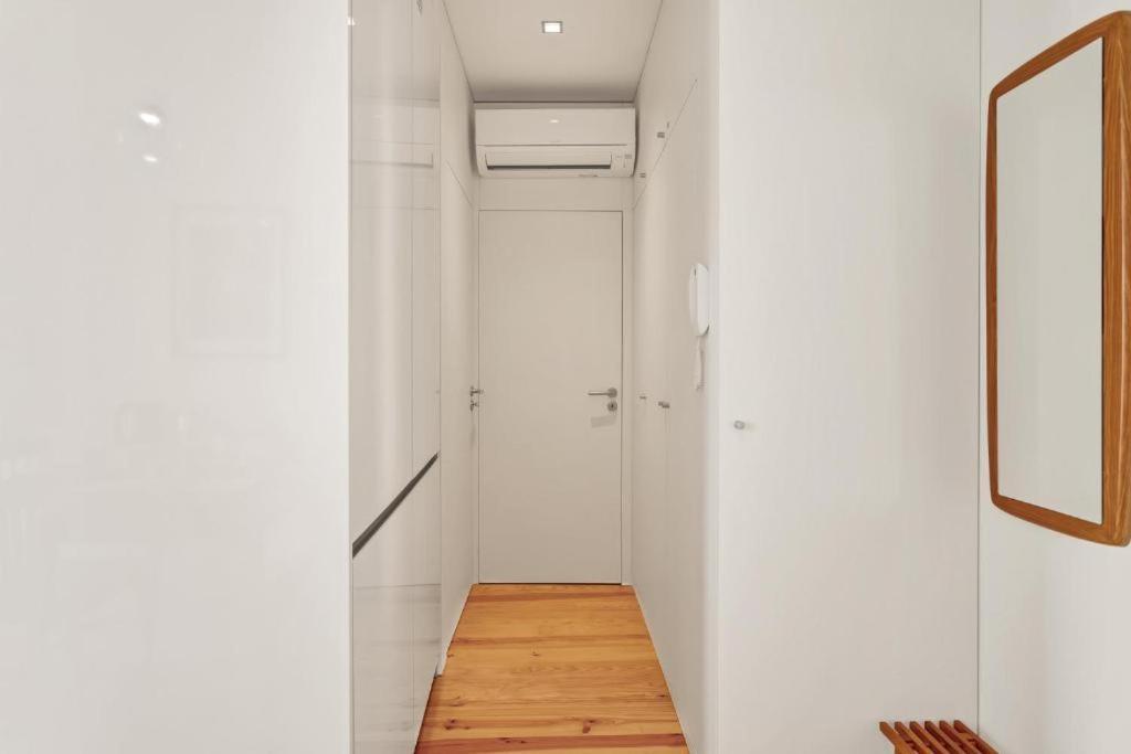 Host Wise - Lovely Shinny Flats With Balcony - Clerigos Porto