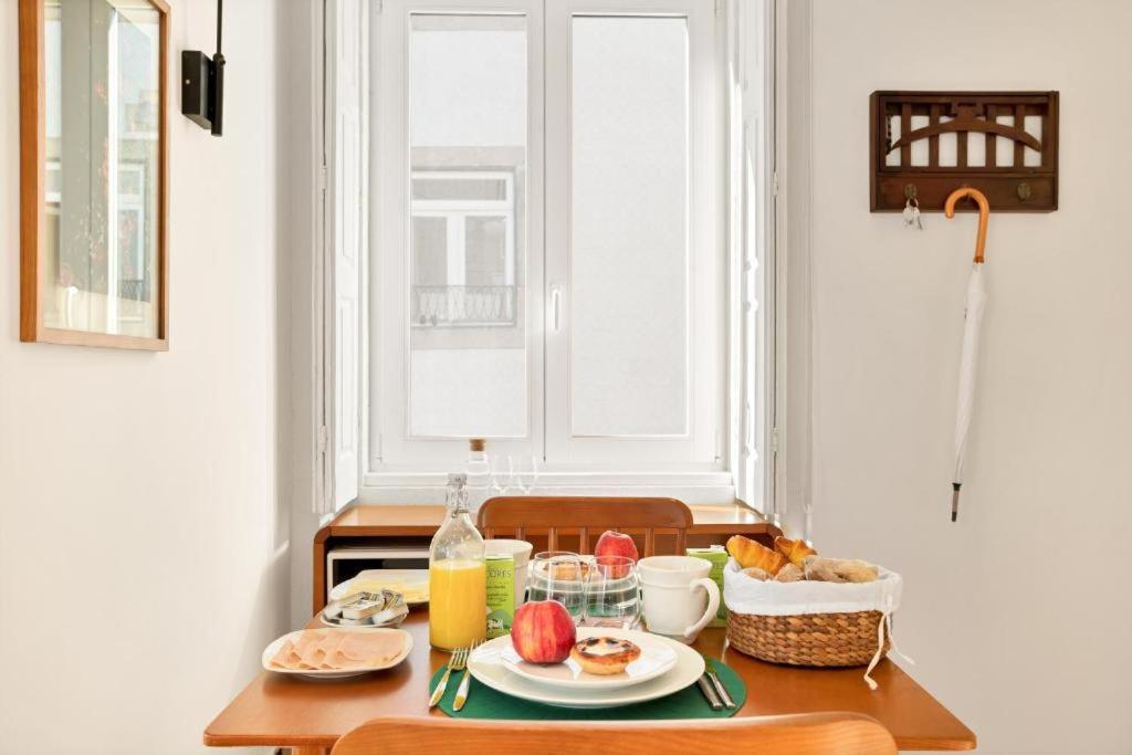 Host Wise - Lovely Shinny Flats With Balcony - Clerigos Apartment